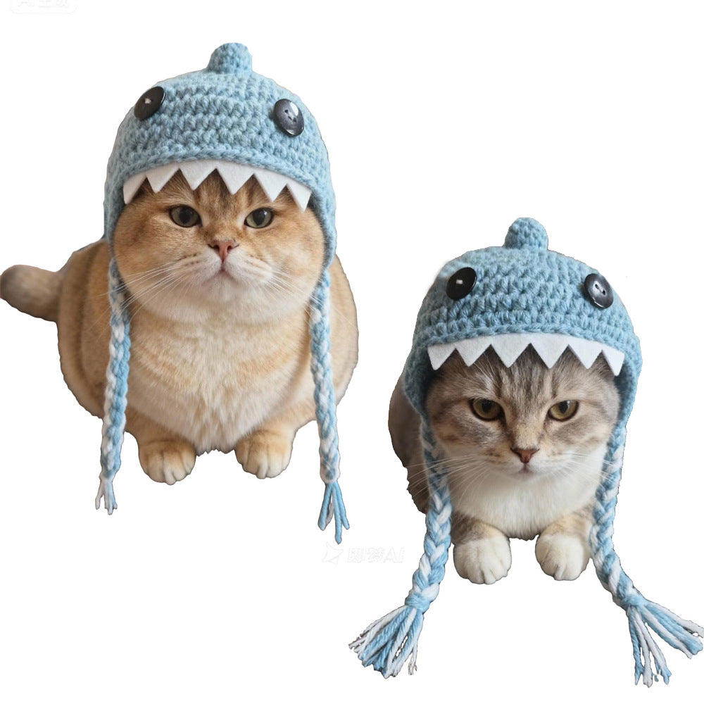 Bonnet tricoté en forme de requin mignon avec pompon pour chats et chiens
