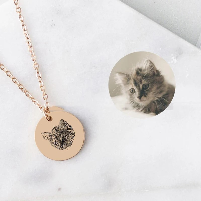 Custom Pet Photo Necklace – Engraved Dog & Cat Pendant Jewelry