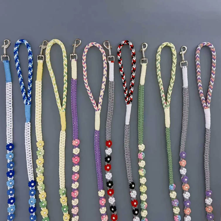 Laisse tissée artisanale florale et colorée pour chiens et chats