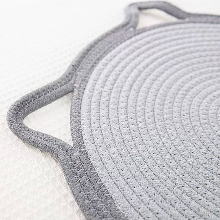 Handmade Sisal Scratcher Mat Woven Cat Scratching Pad Pet Mat With Toy
