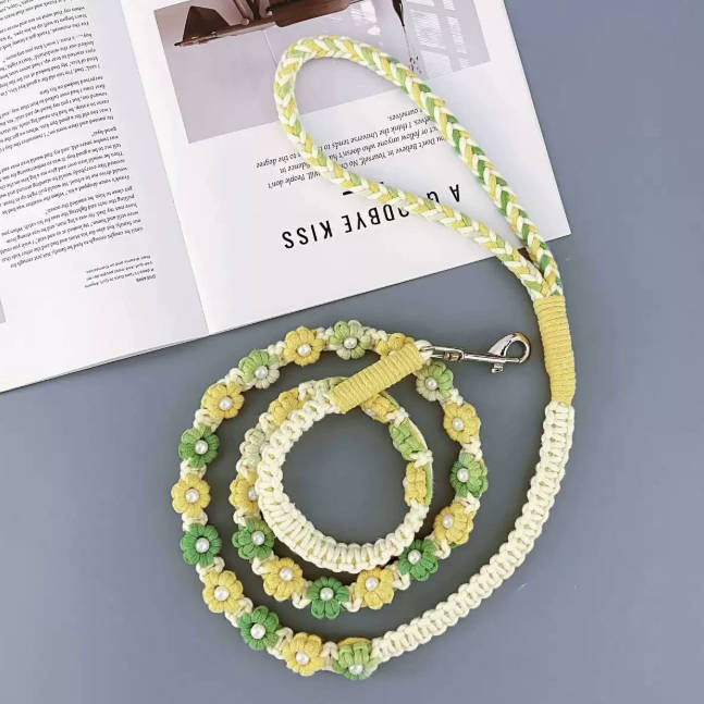 Laisse tissée artisanale florale et colorée pour chiens et chats