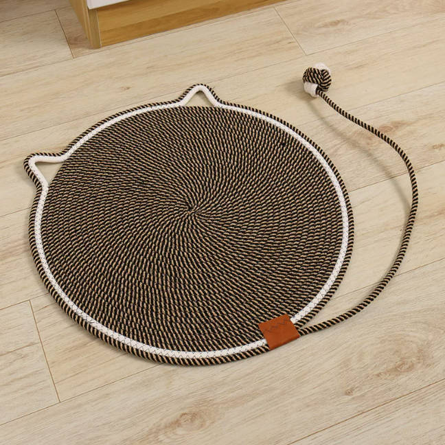 Handmade Sisal Scratcher Mat Woven Cat Scratching Pad Pet Mat With Toy