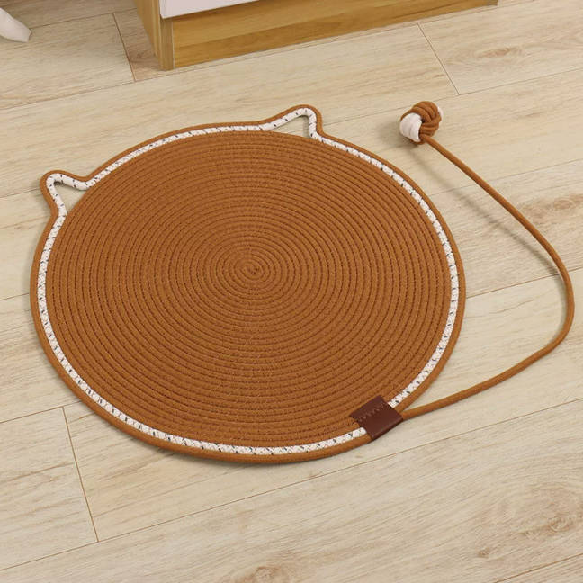 Handmade Sisal Scratcher Mat Woven Cat Scratching Pad Pet Mat With Toy