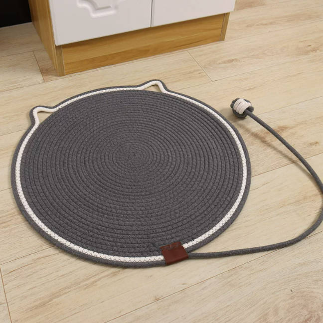 Handmade Sisal Scratcher Mat Woven Cat Scratching Pad Pet Mat With Toy