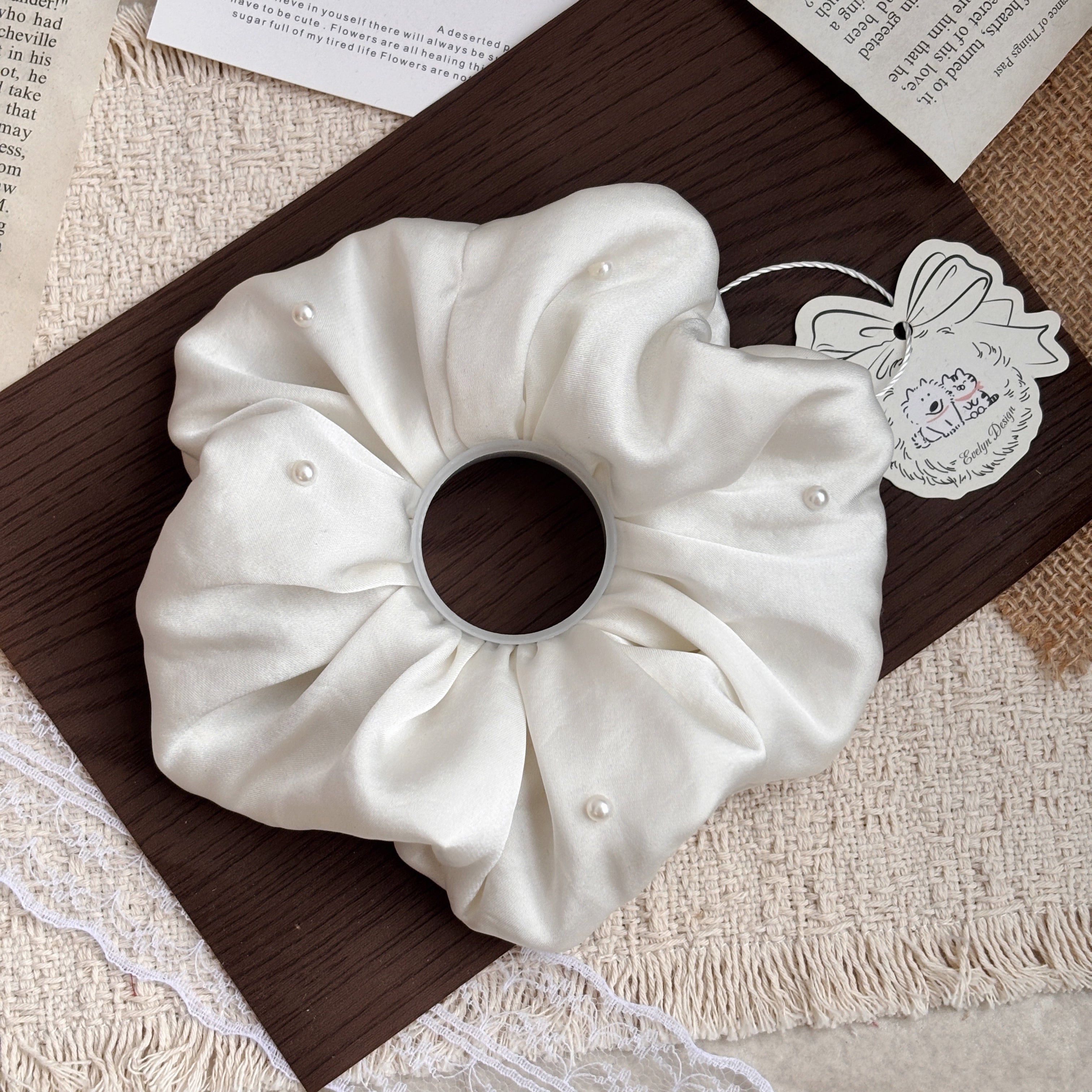 Élastique à cheveux polyvalent en satin perle blanche fait main