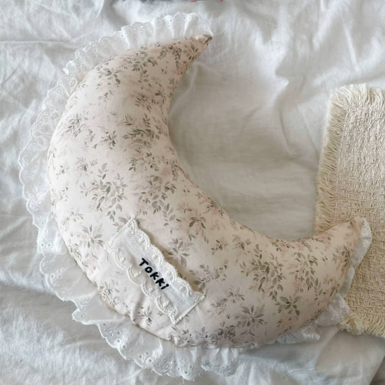 Soft Cotton Lace Moon Pet Pillow For Small Puppy Cats