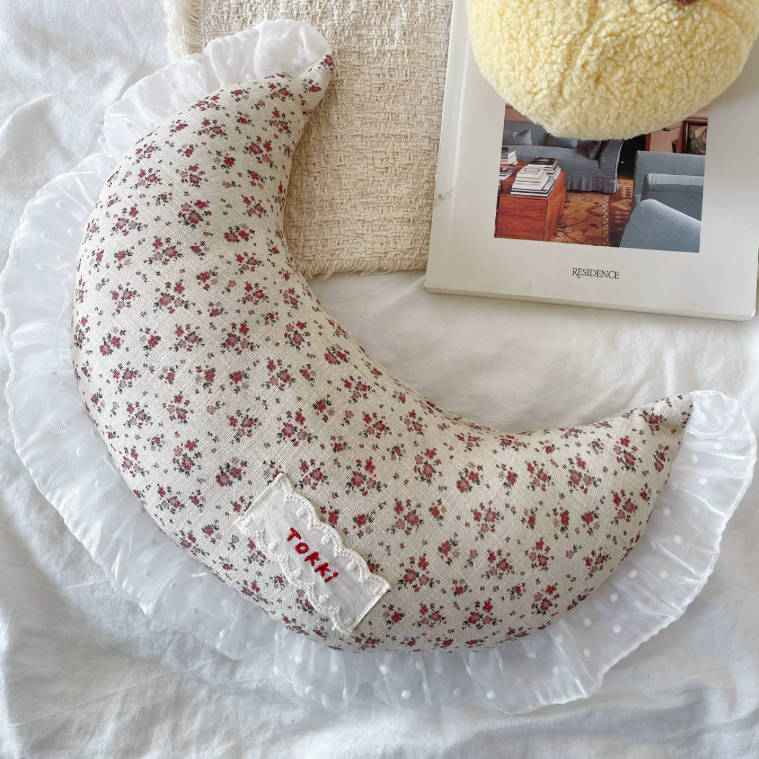 Soft Cotton Lace Moon Pet Pillow For Small Puppy Cats