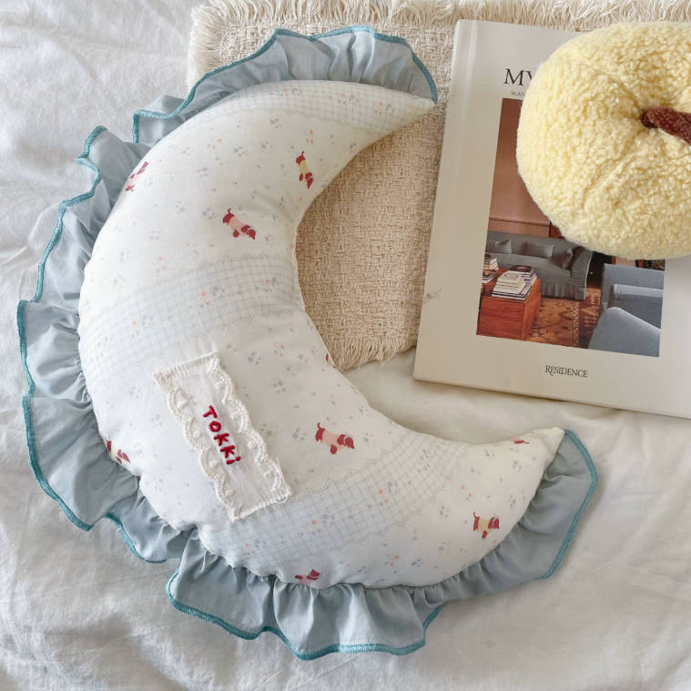 Soft Cotton Lace Moon Pet Pillow For Small Puppy Cats