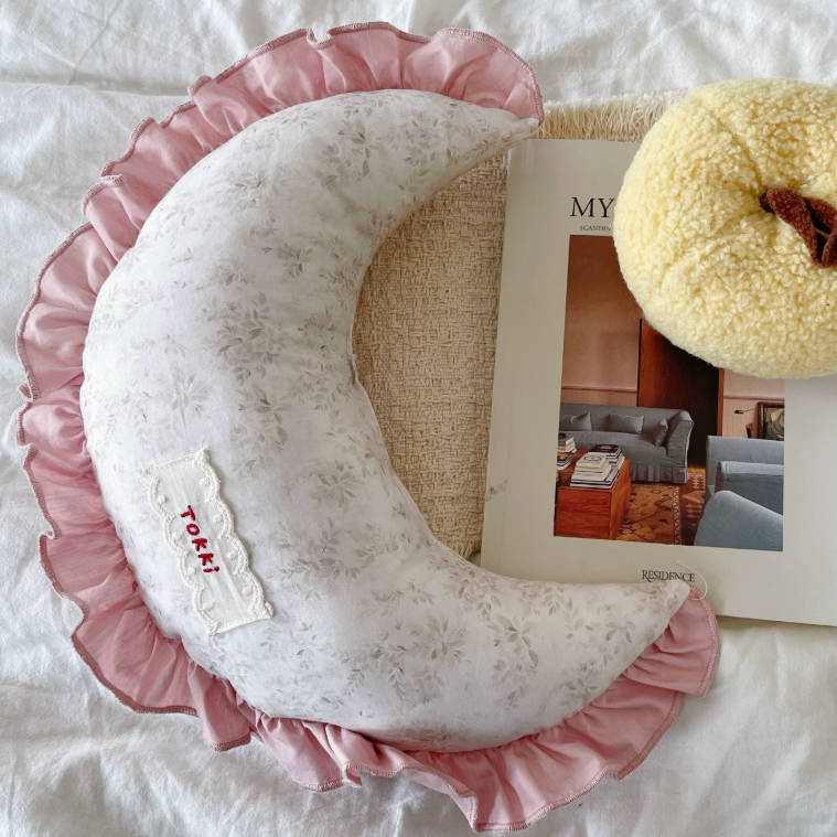 Soft Cotton Lace Moon Pet Pillow For Small Puppy Cats